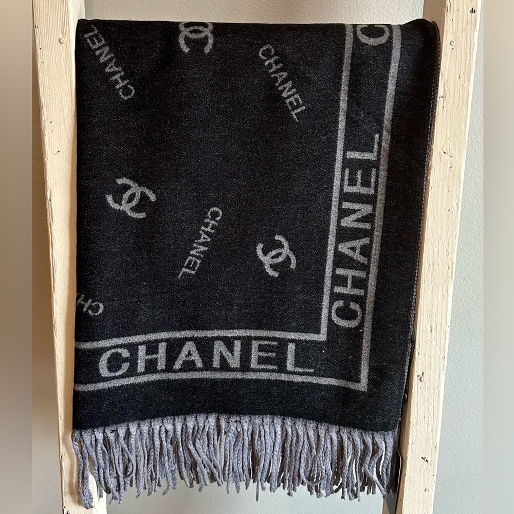 CC Cashmere and silk Scarf